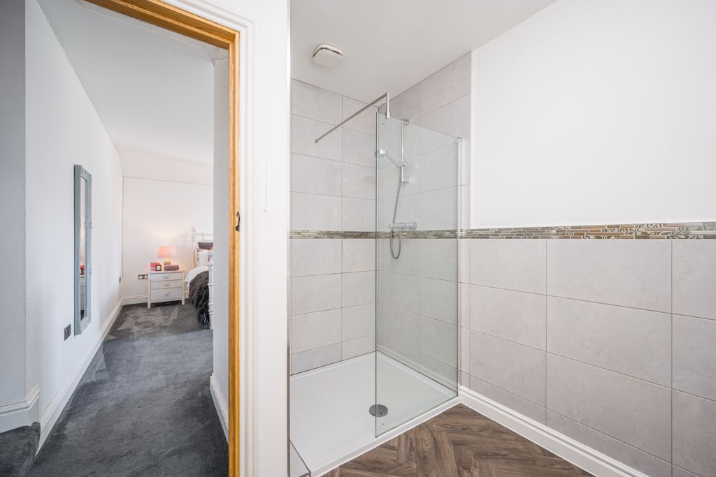 En-Suite- click for photo gallery